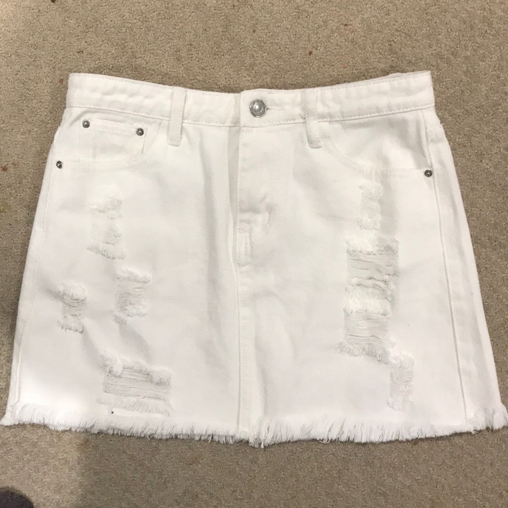 white denim skirt